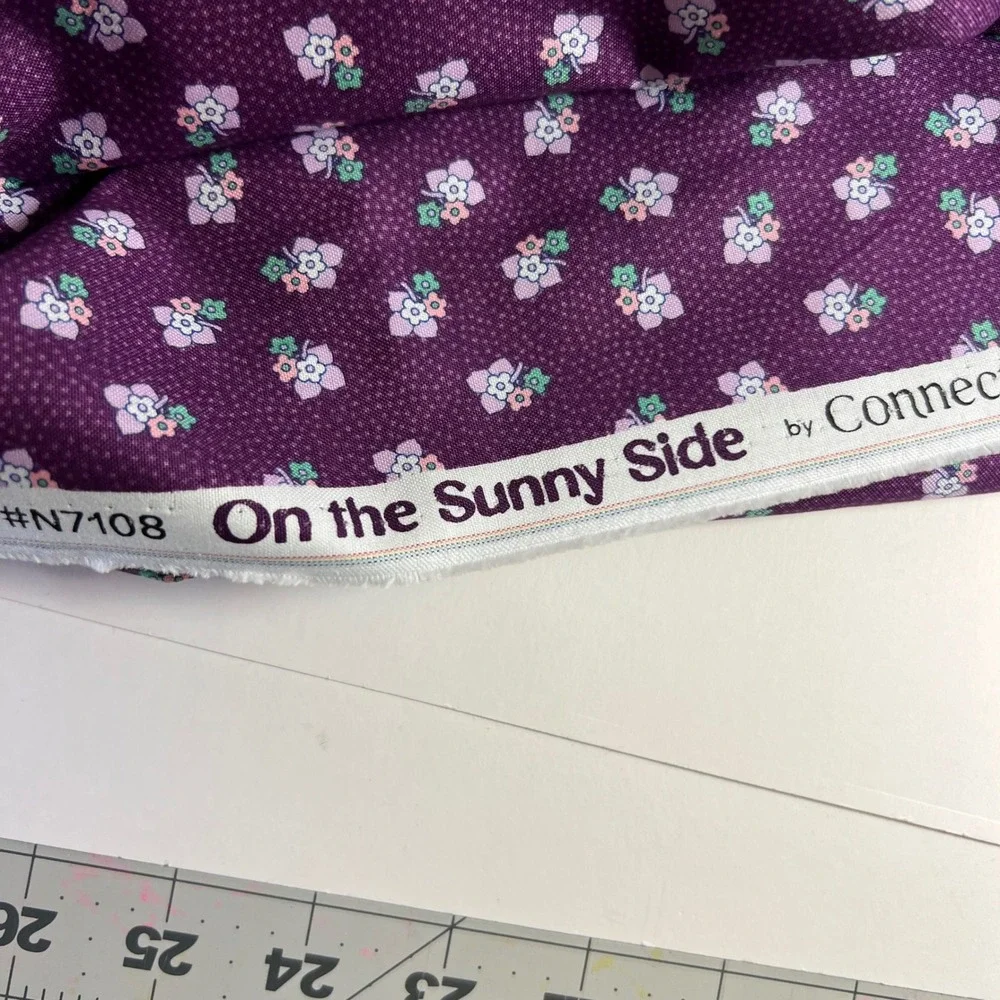 Dottie Sprigs Lt Plum Floral Fabric 44